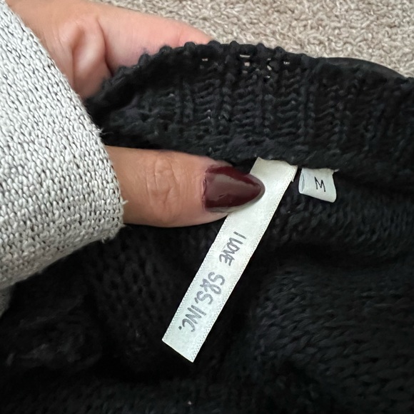 Black open shoulder sweater - Picture 4 of 4